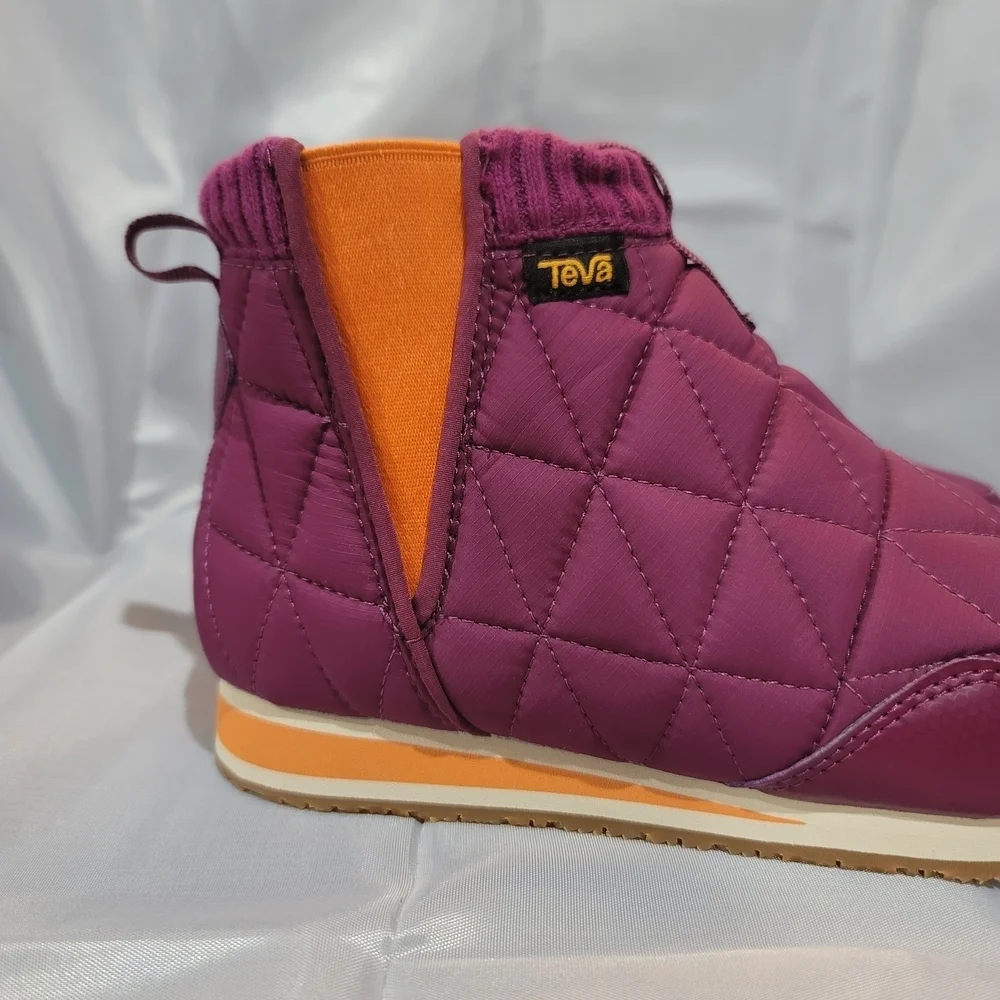 TEVA ReEmber Puffer Booties Purple EUC Sz 6